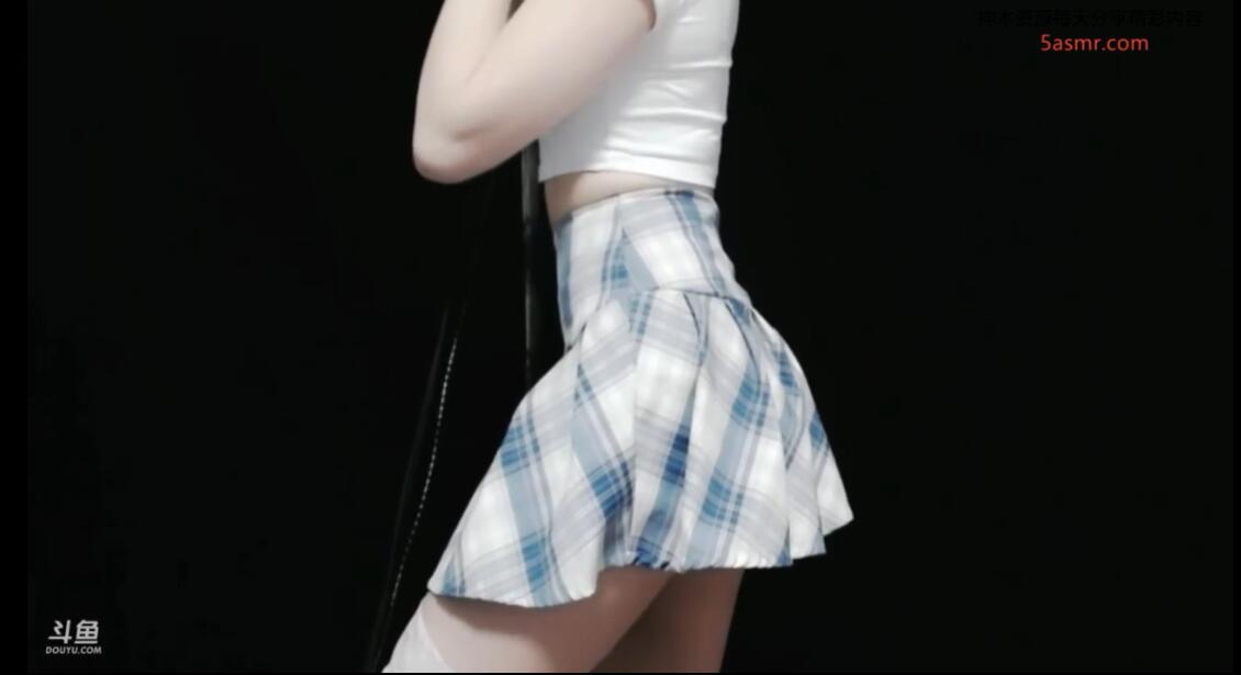 斗鱼大波板朵朵蓝色jk短裙