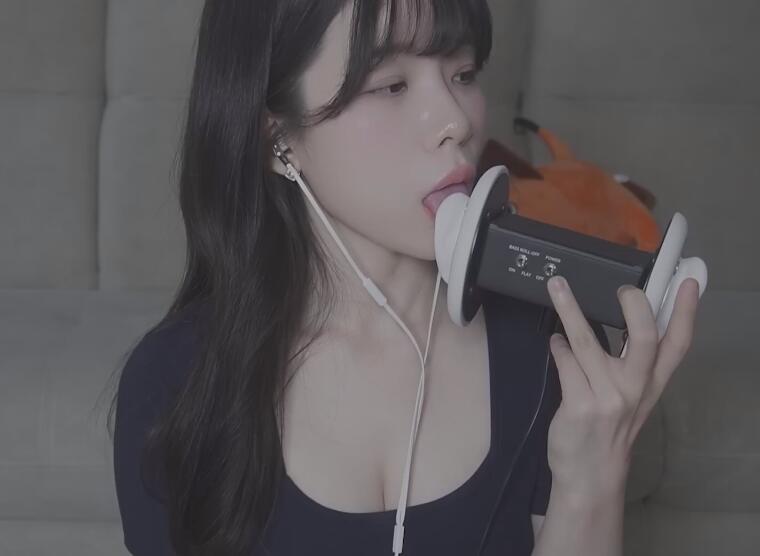 yeonchu ASMR 舔耳
