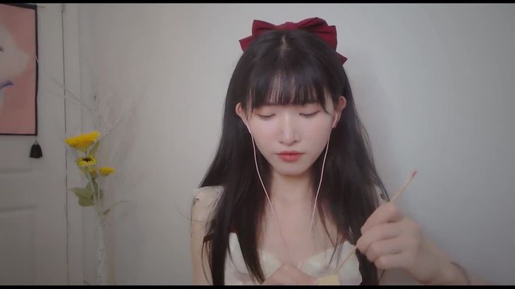 ASMR-Rubbing-wood-gloves’酥酥麻麻的木块-手套摩擦音