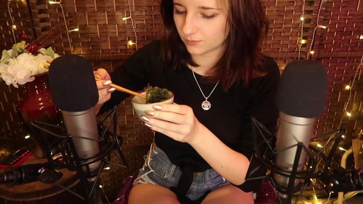AftynRose ASMR Sea grapes and Raw Honeycomb Muk-bang AftynRose ASMR Sea grapes and Raw Honeycomb Muk-bang