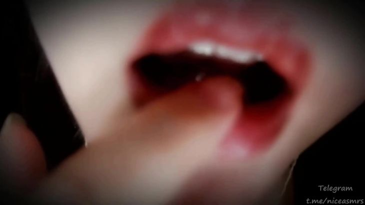 ASMR夏哟哟 特殊舔耳福利-lcoser